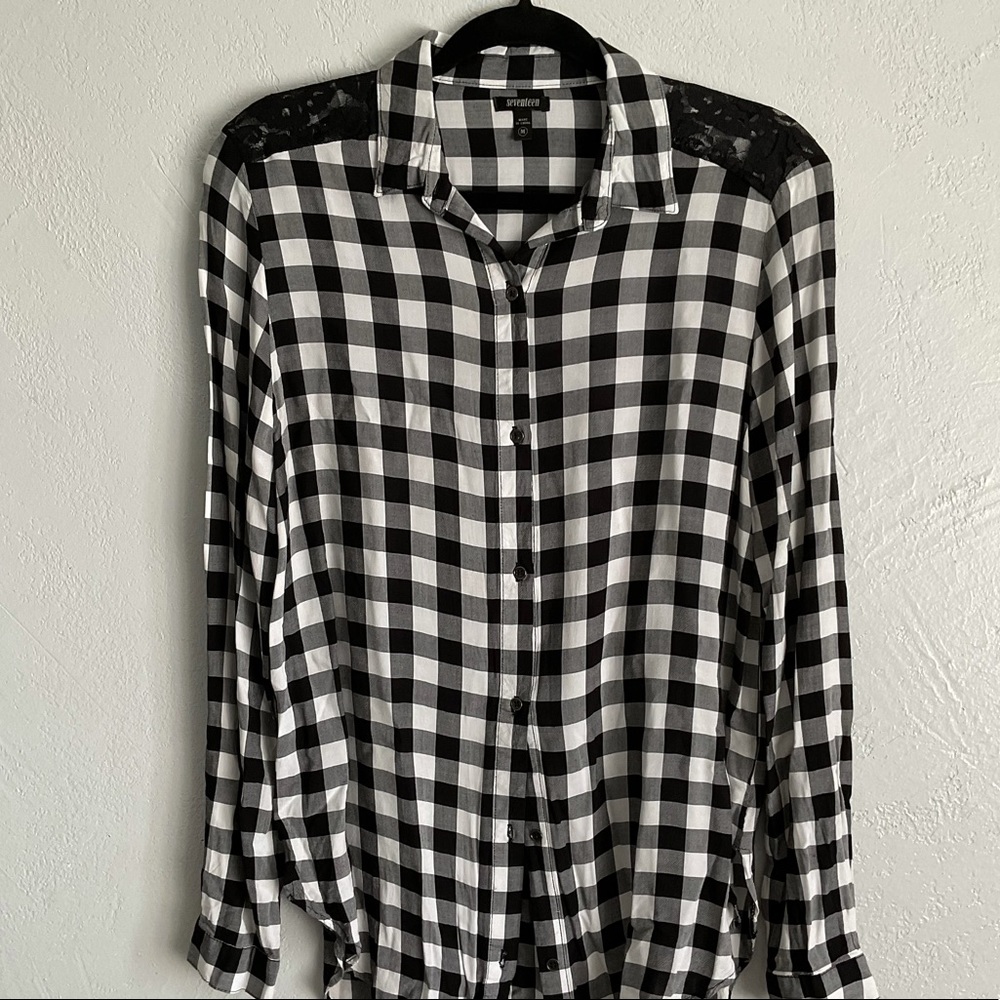 Seventeen Black & White Long Sleeve Shirt Size M